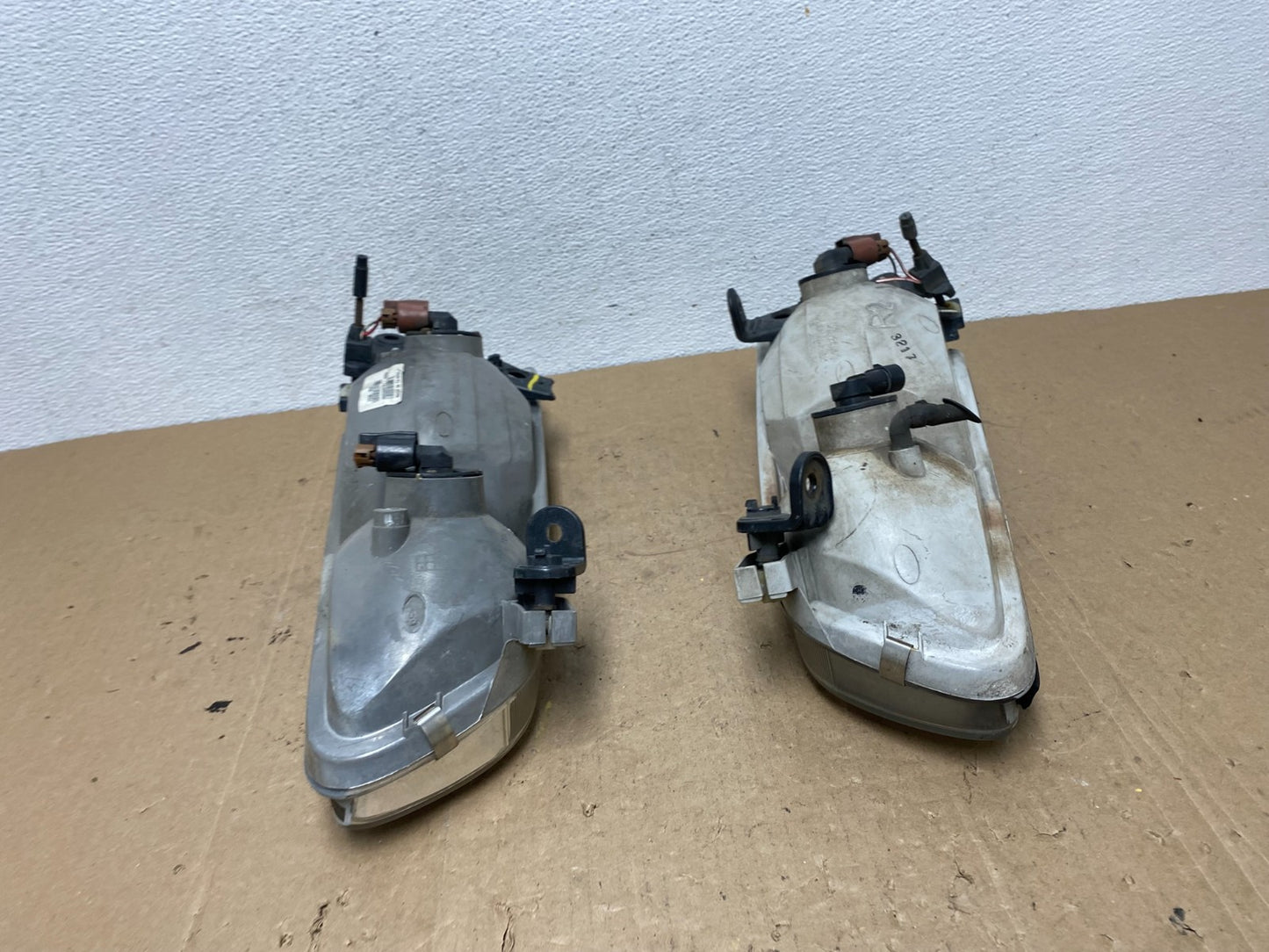 2000 to 2001 Toyota Camry Front Left+Right Side Headlights AC5825 DW12
