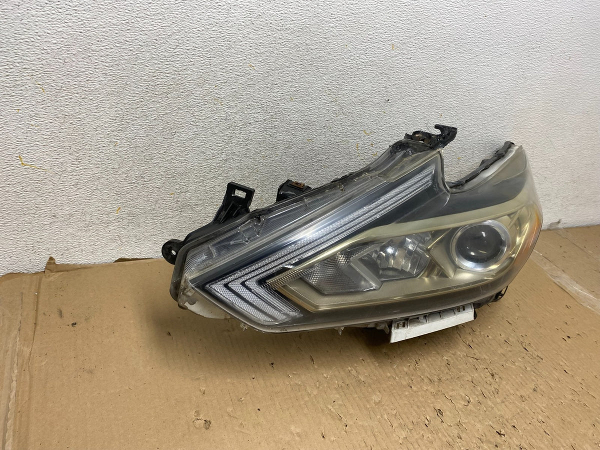 2016 - 2018 Nissan Altima Left Driver LH Halogen Headlight AH2856 DW1