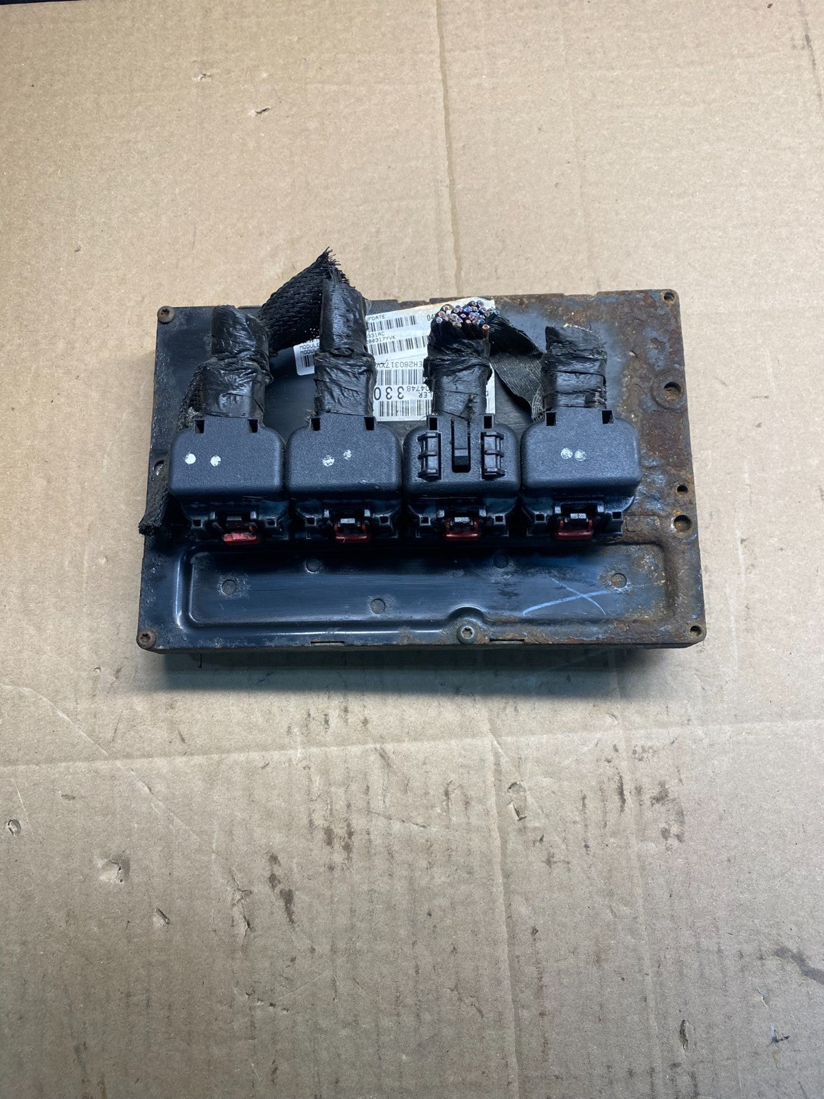 2004 Chrysler Pacifica Engine Control Computer ECM p04748330ad AB4232 DG0