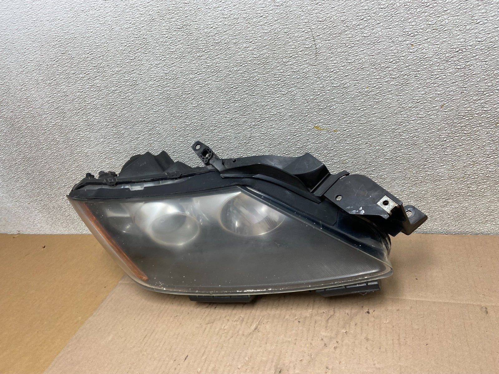 Halogen 2007 to 2009 Mazda CX-7 Right Passenger RH Side Headlight Z3915 DW1