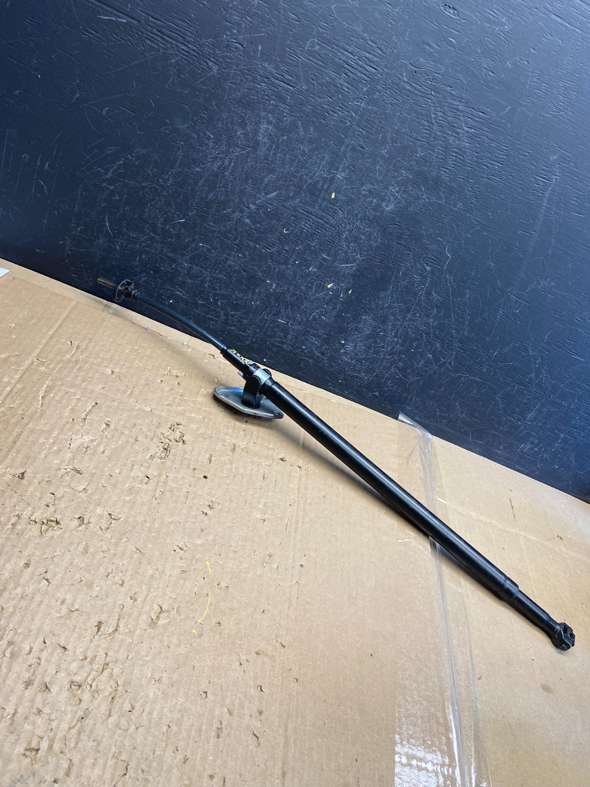 2007 to 2014 Ford Edge MKX Rear Trunk Liftgate Lift Rod AD6816 DG2
