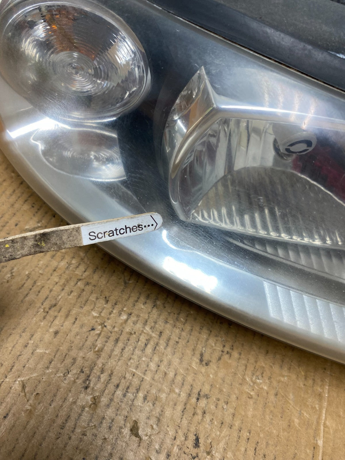 2005 to 2007 Volvo XC70 V70 Passenger Right Passenger RH Headlight AE0556 DW3