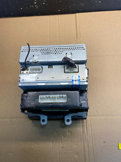 2000-2004 Toyota Avalon Radio Stereo 6 CD Tape Player Climate Control AA7295 DG5