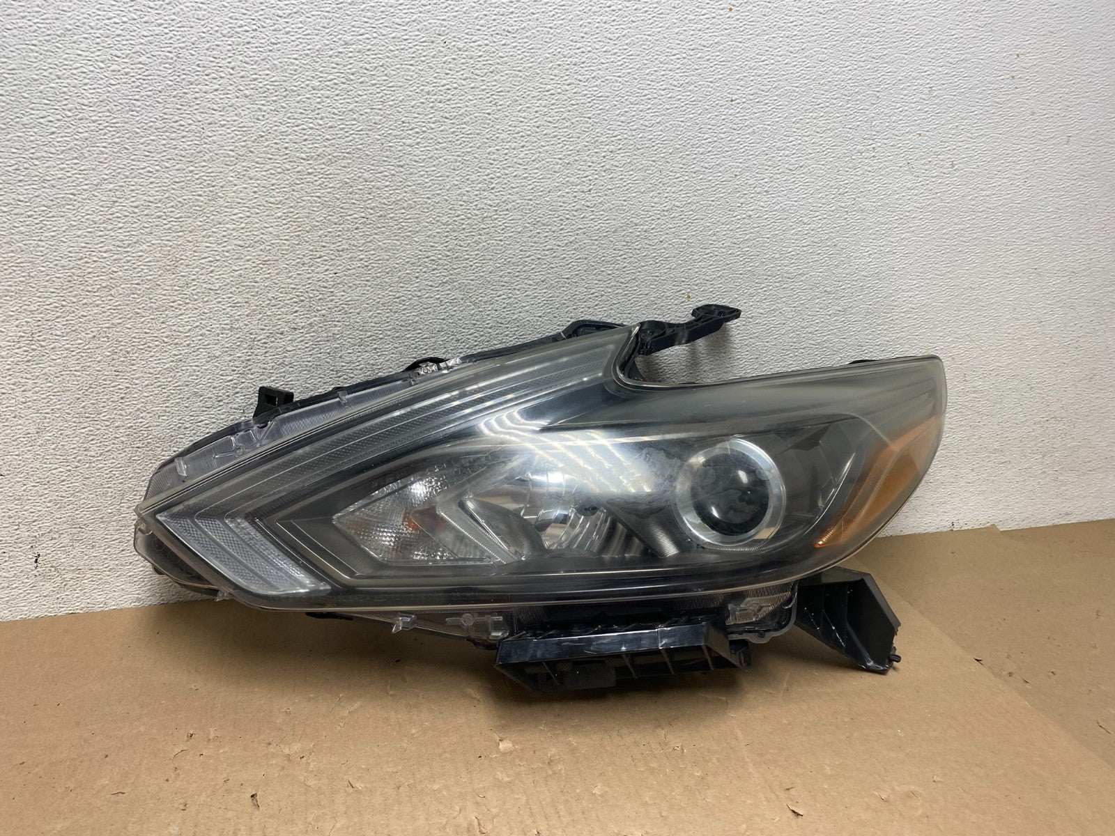 2016 - 2018 Nissan Altima Left Driver LH Halogen Headlight DEPO AG5794 DW0