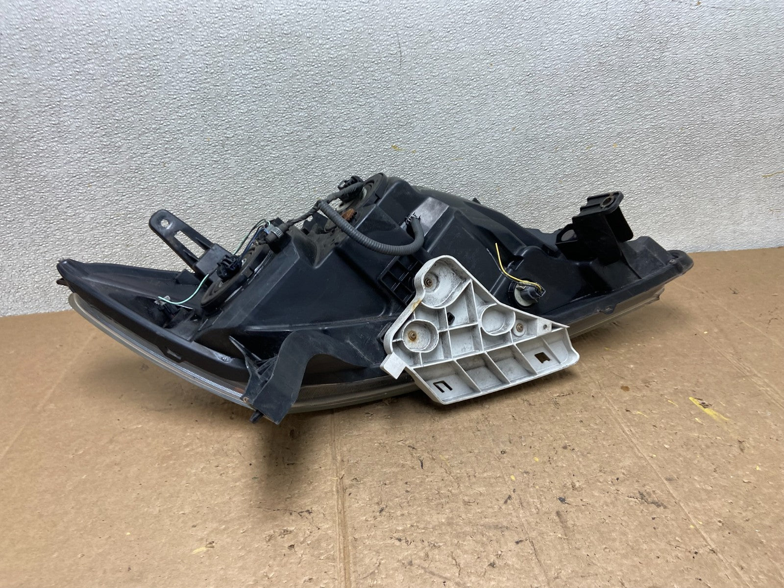 2013 to 2016 Nissan Pathfinder Left Driver LH Side Headlight Halogen OEM AA41118