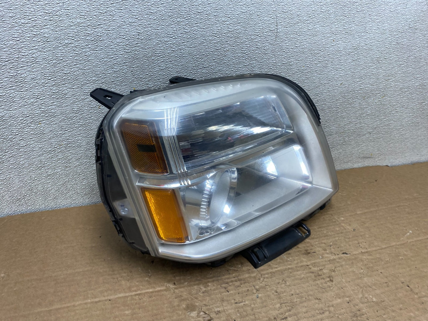 2010 to 2015 GMC Terrain Halogen Passenger Right Rh Side Headlight Oem Z2856 DW2