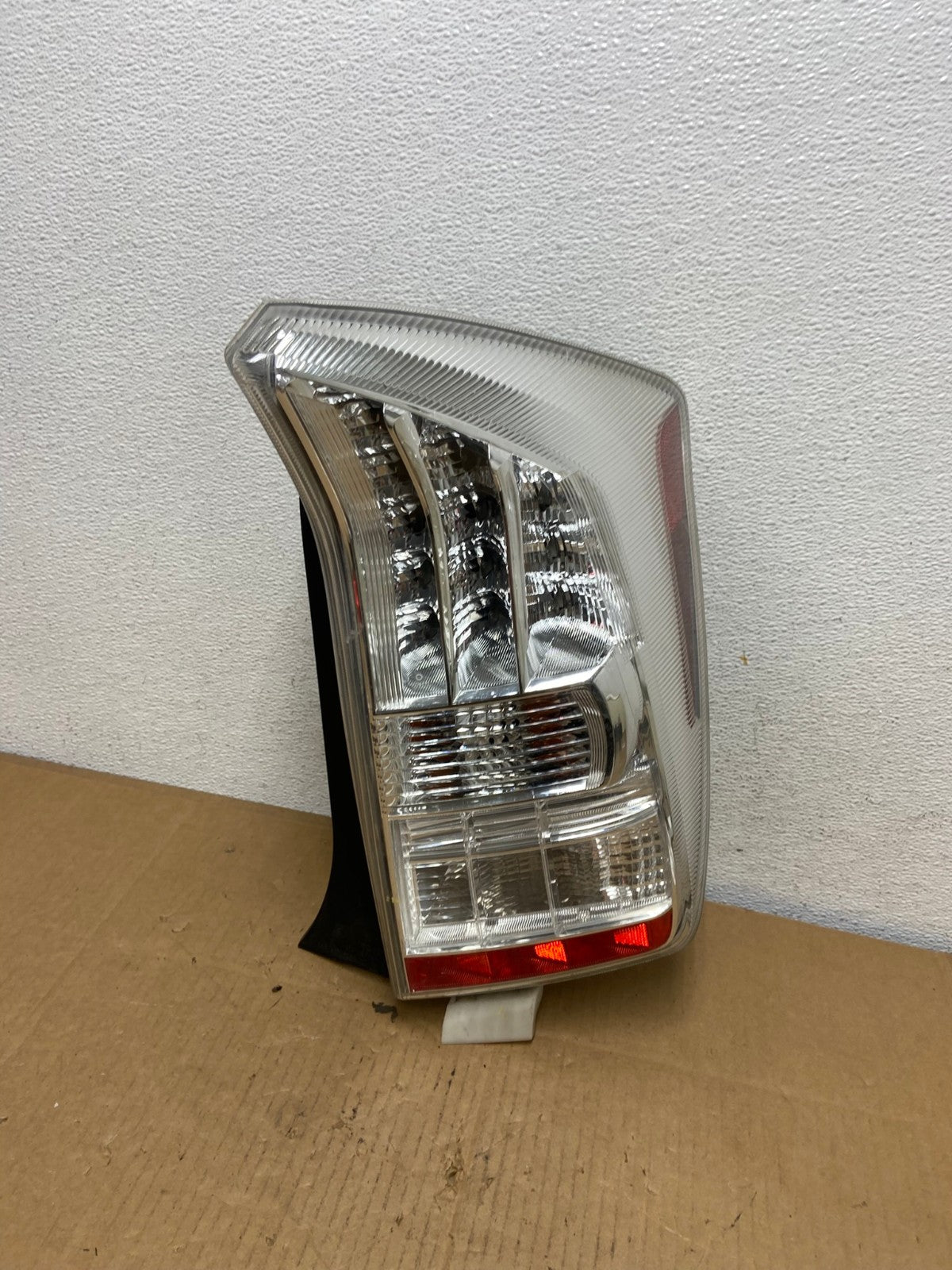 2010 2011 Toyota Prius Tail Light Right Passenger Side AD0862 LK0
