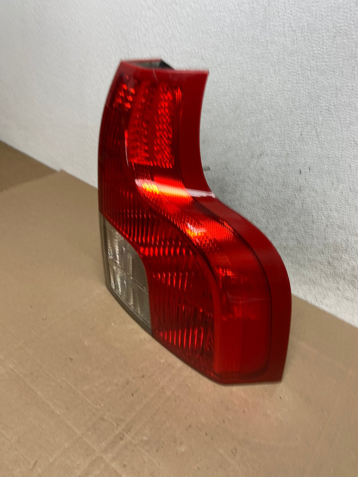 2007 to 2012 Volvo XC90 Right Passenger RH Side Lower Tail Light AE4928 LK1