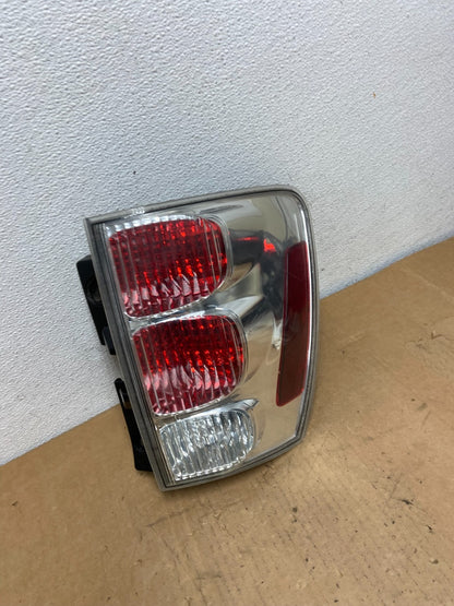 2005 to 2008 Chevrolet Equinox Right Passenger Rh Side Tail Light AC8525 DW2