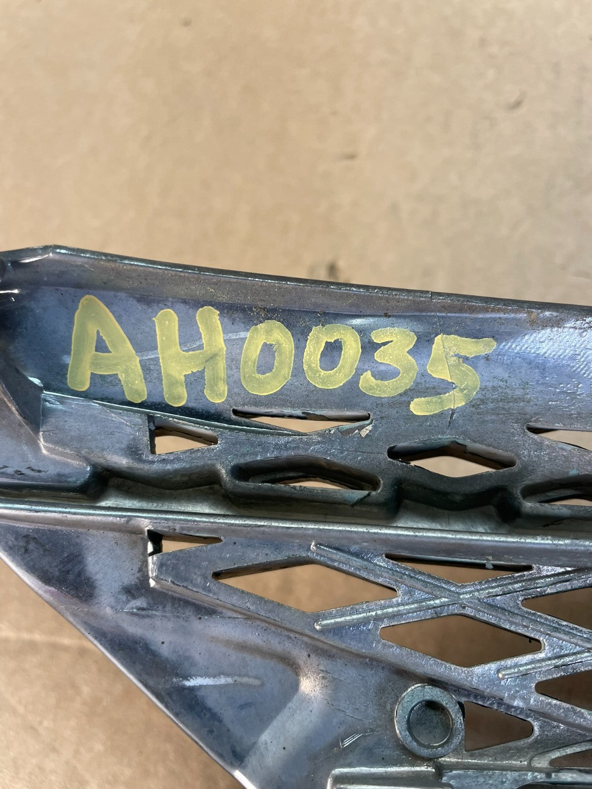 2002 2003 2004 Toyota Camry Front Upper Grill Grille AH0035 DG5