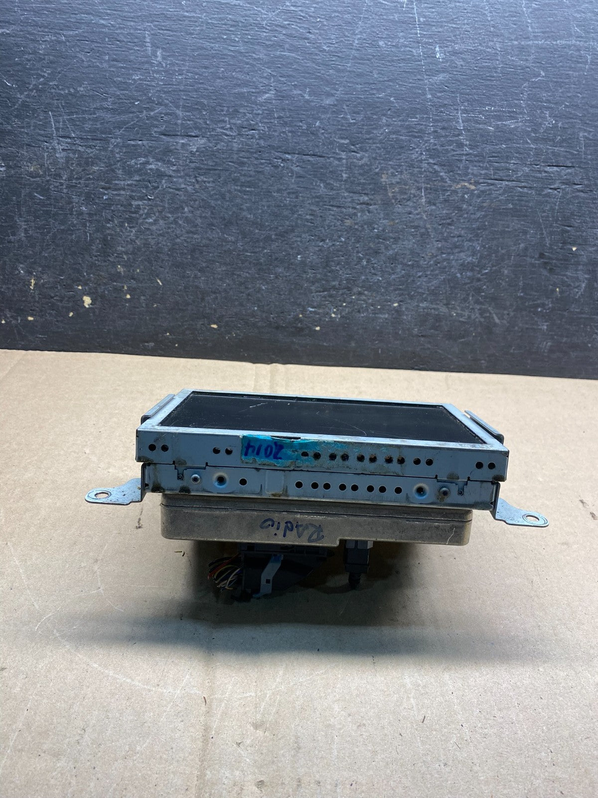 2013 to 2016 Ford Taurus Radio Information Display Screen Monitor AJ0064 LK4