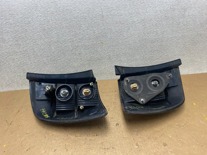 2003 - 2008 Pontiac Vibe Left+Right Side Tail Lights OEM Z7911 DW6