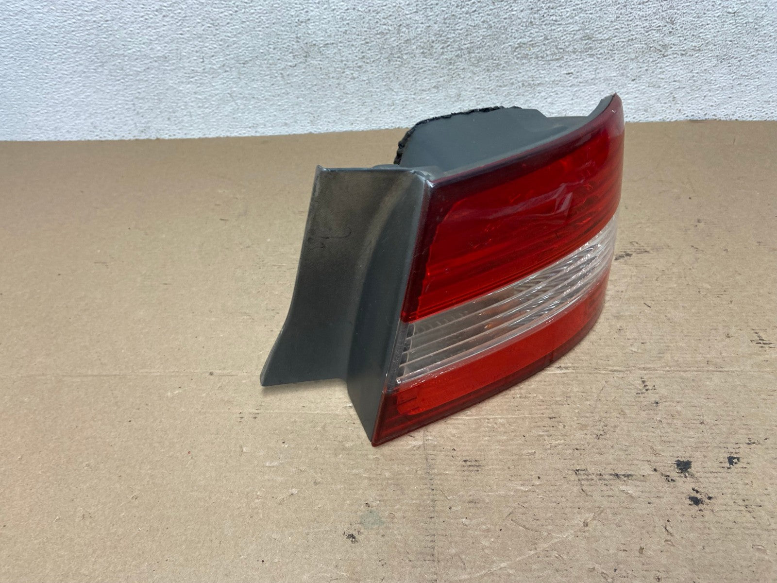 2000 2001 Lexus ES300 Outer Right Passenger RH Side Tail Light AF4678 LK2