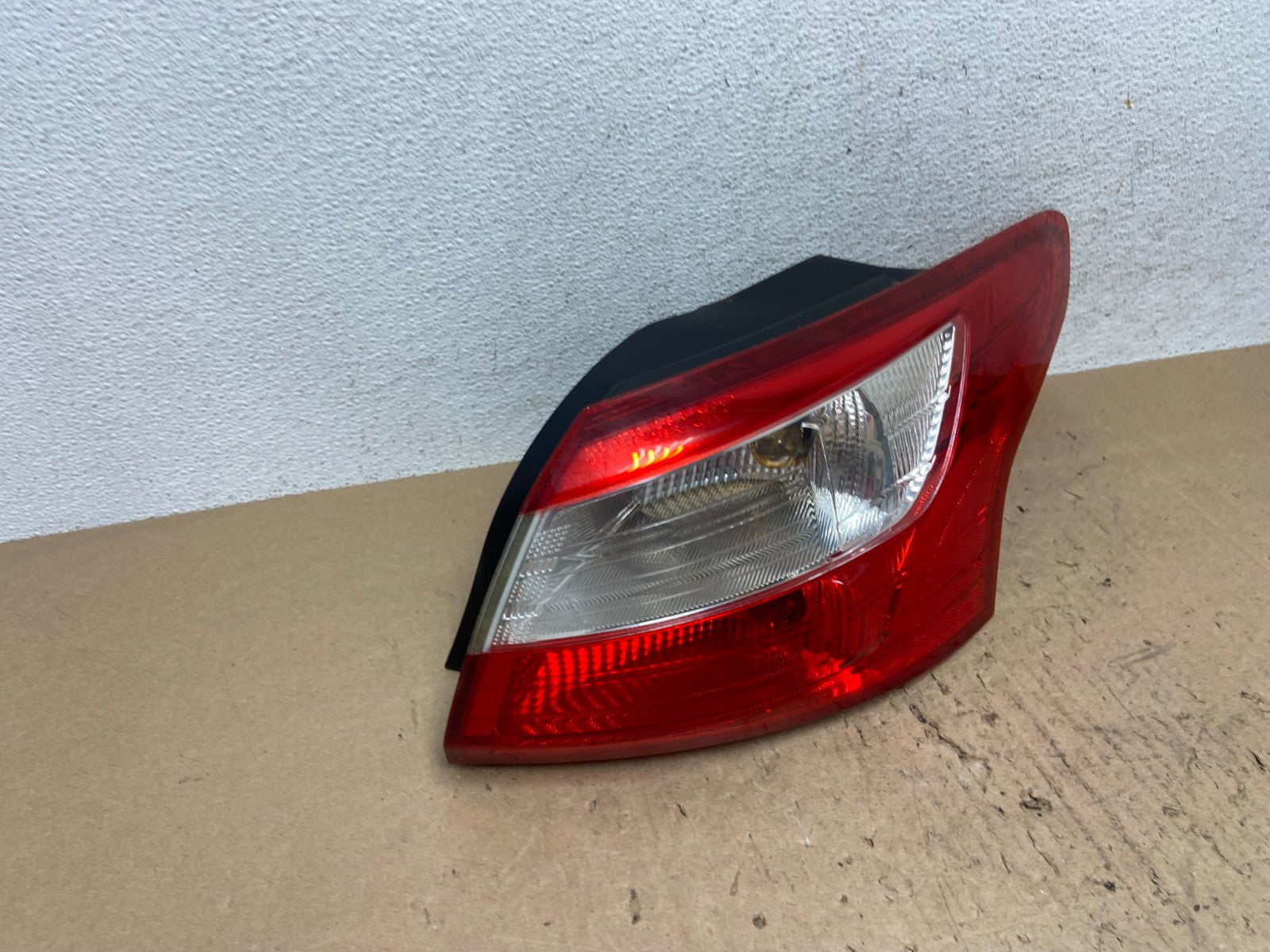 2012 2013 2014 Ford Focus Sedan Right Passenger Rh Side Tail Light AE6562 LK2