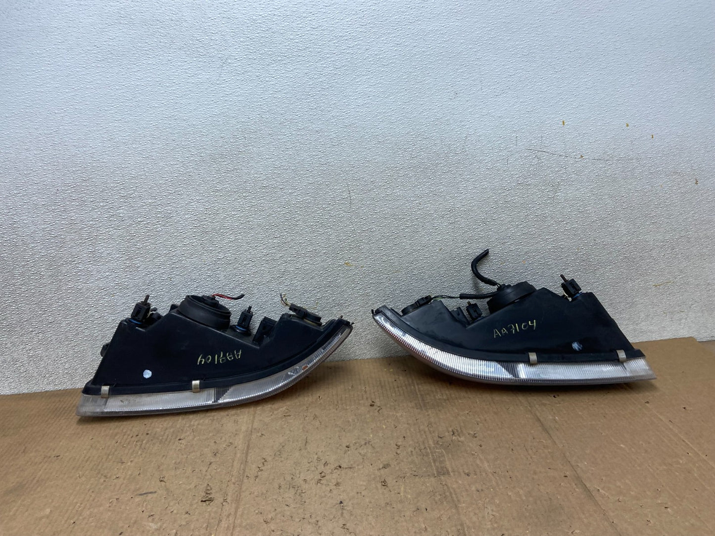 1995 to 2000 Dodge Stratus Left+Right Halogen Headlights AA7104 DW7