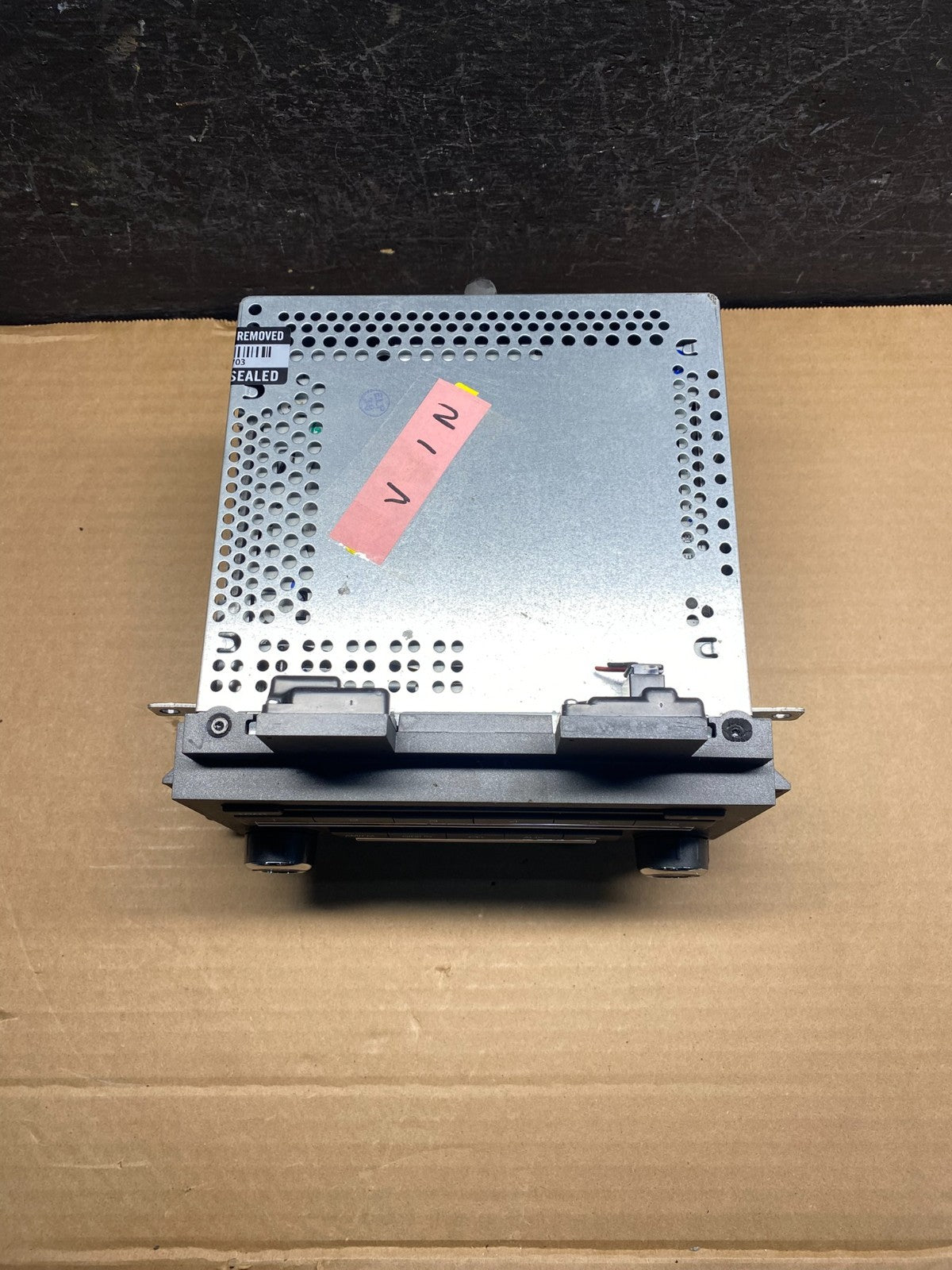 2011 Lincoln MKS Radio AM/FM CD Player Audio AUX ad7602 DG3