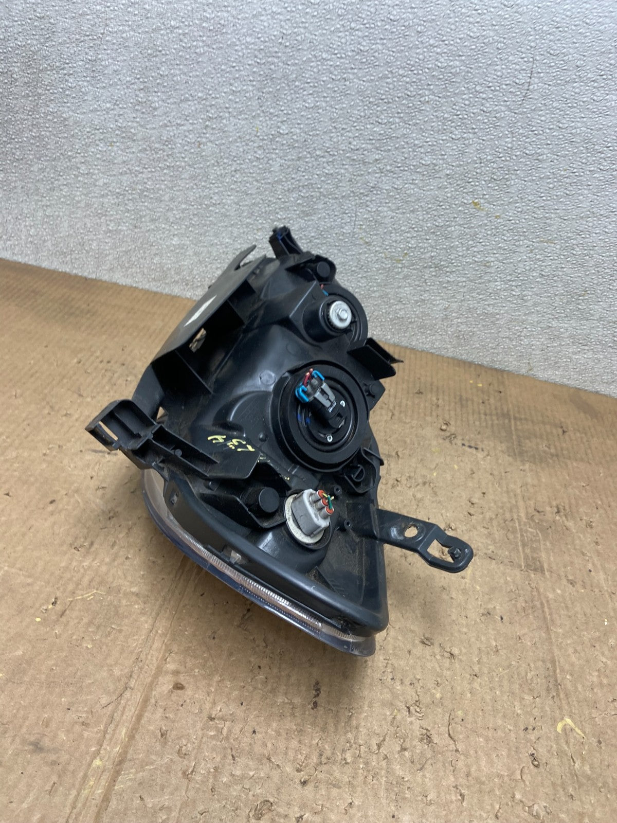 2005 to 2008 Toyota Corolla Right Passenger RH side Headlight AA8234 DW7
