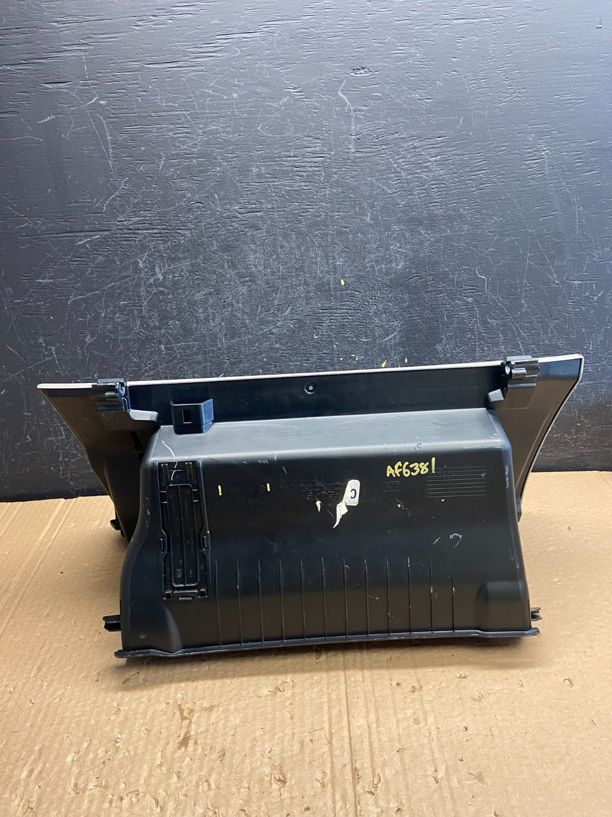 2011 - 2016 Honda Odyssey Front Right Passenger Storage Glove Box AF6381 DG6