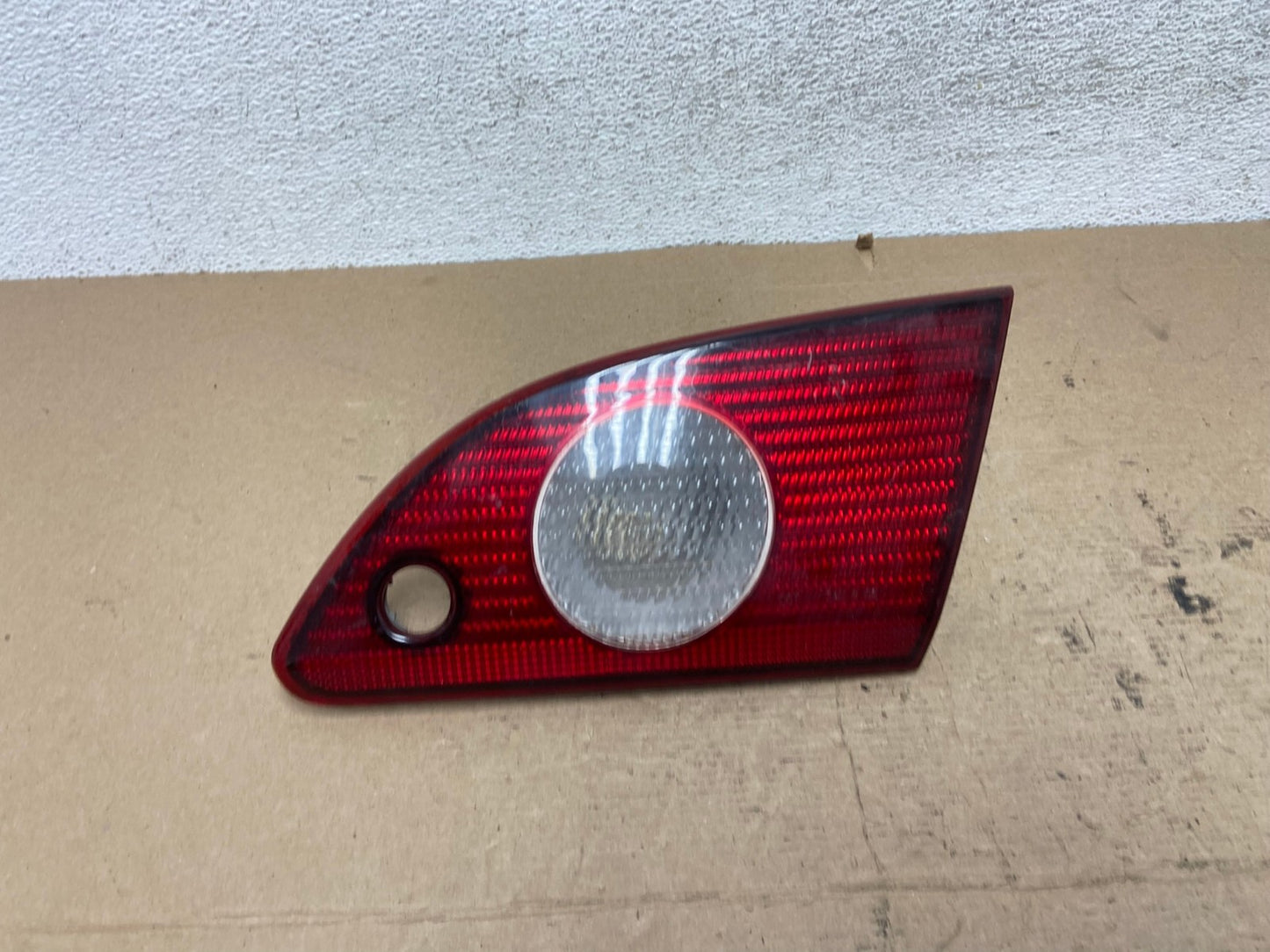 2001 2002 Toyota Corolla Right Passenger RH Side Inner Tail light AF4660 LK0
