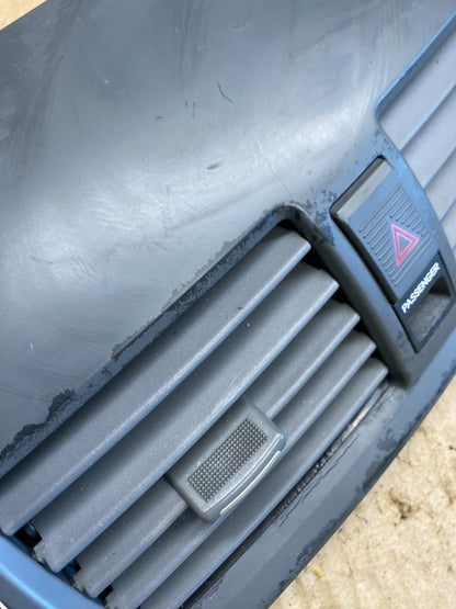 2009-2011 Kia Borrego Center Dash Hazard Air Vent Trim Panel 84740-2J50 AC4805DG2