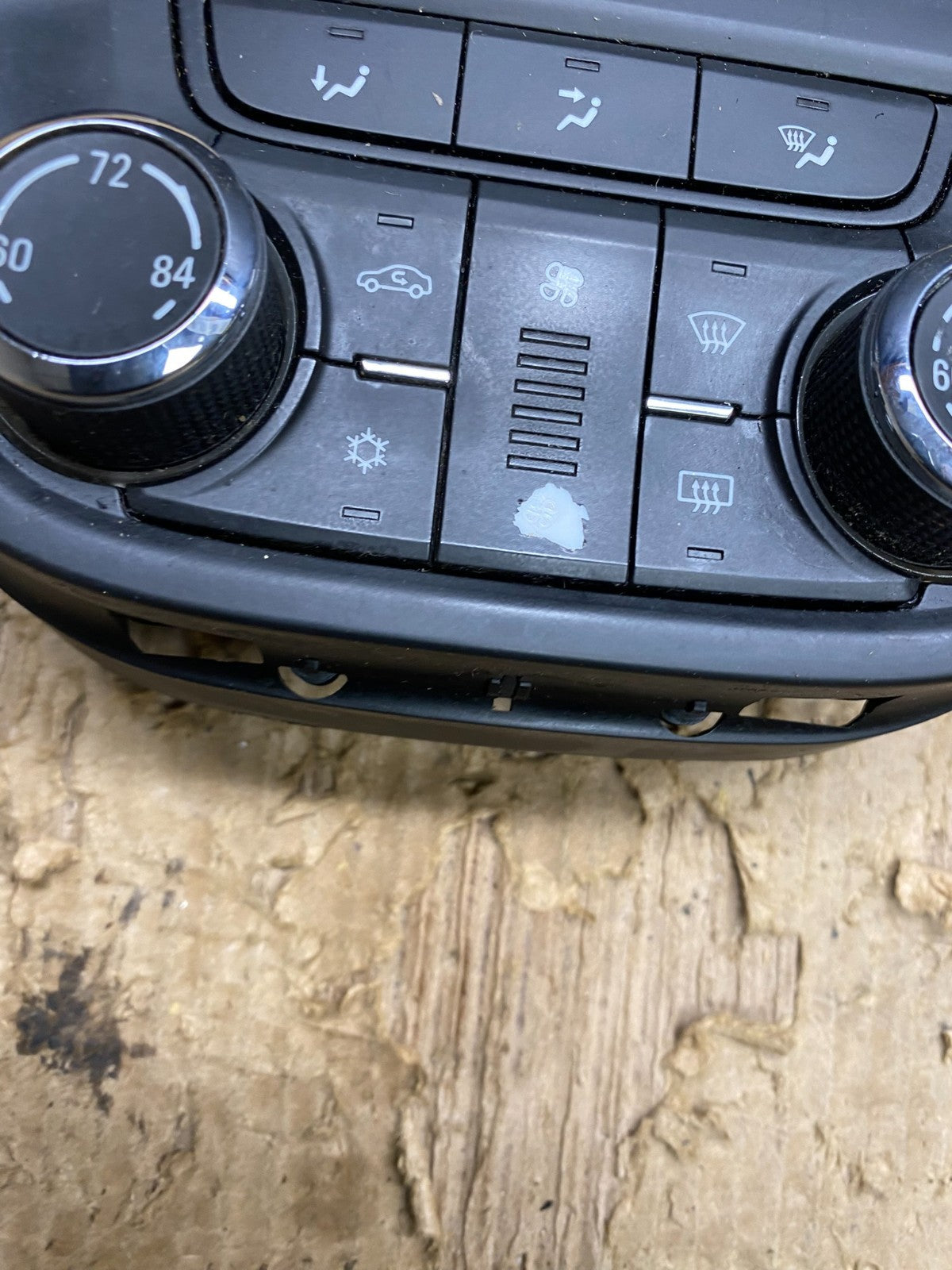 2013 to 2017 Buick Encore Radio  Climate Control AC HVAC 95319299 Z9883 DG1