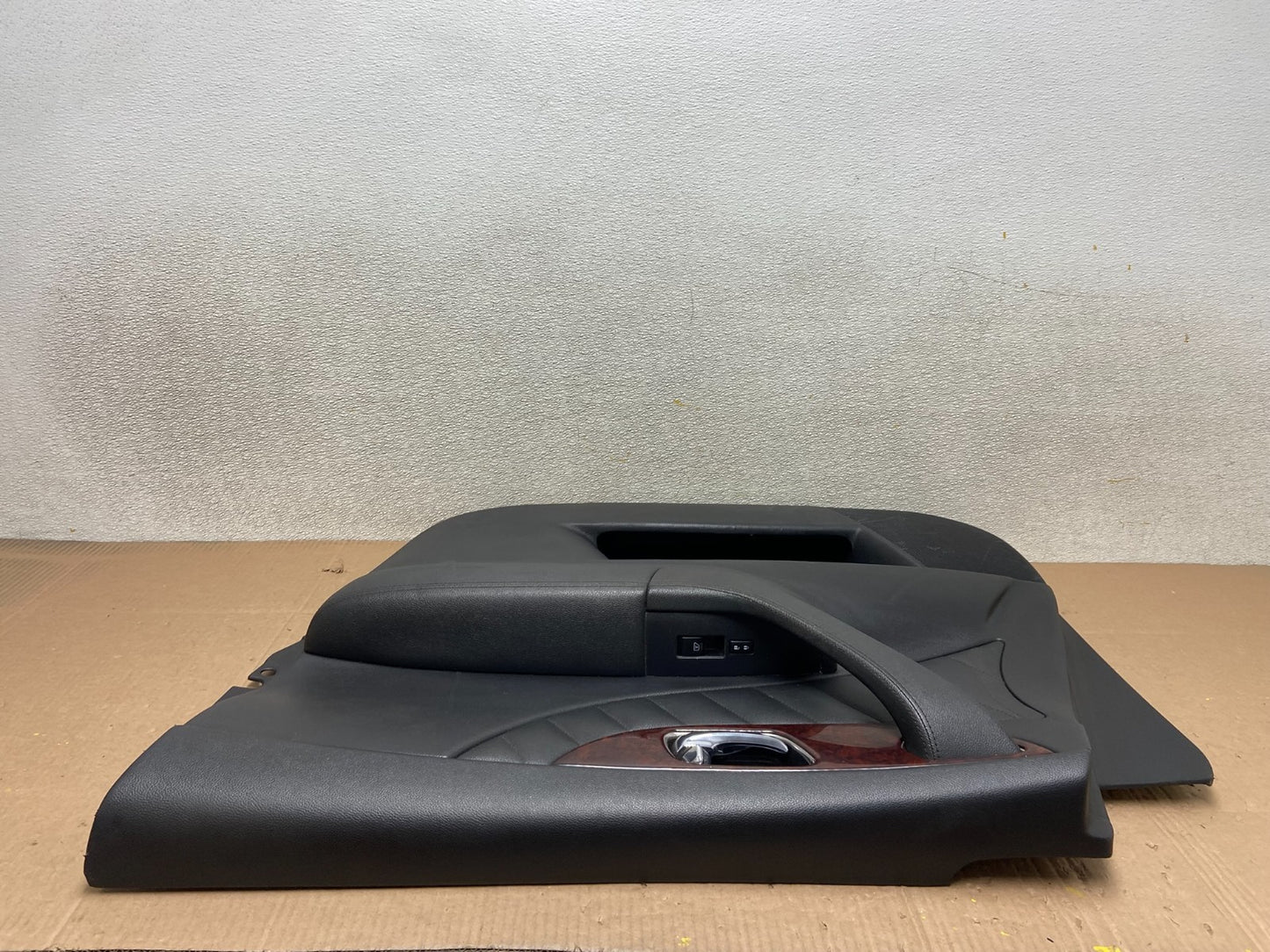 2009 to 2012 Infiniti EX35 Front Right Passenger RH Door Trim Panel Y3197 DG5