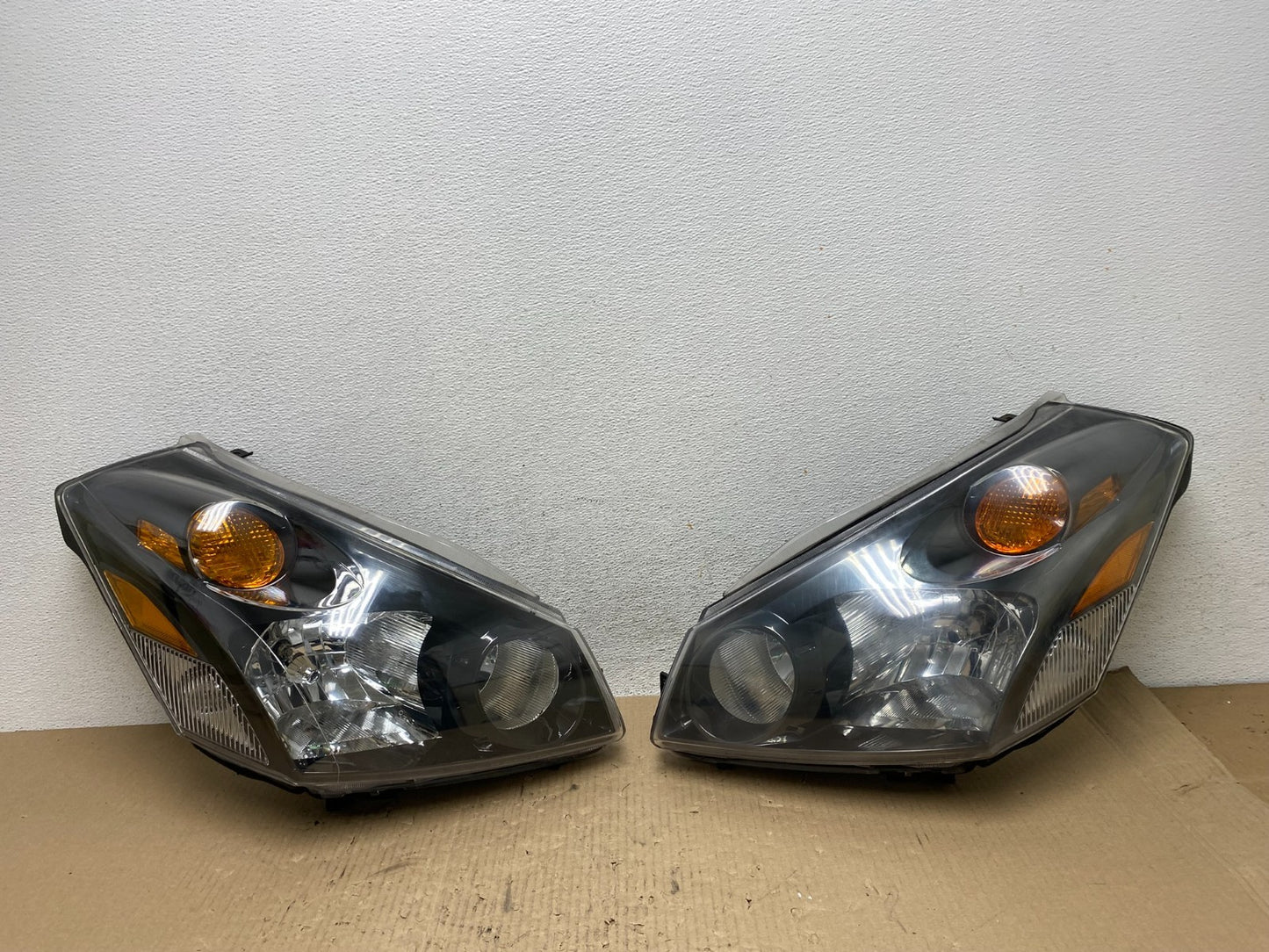 2004 to 2009 Nissan Quest Left+Right Side Black Headlights AE7101 DW0