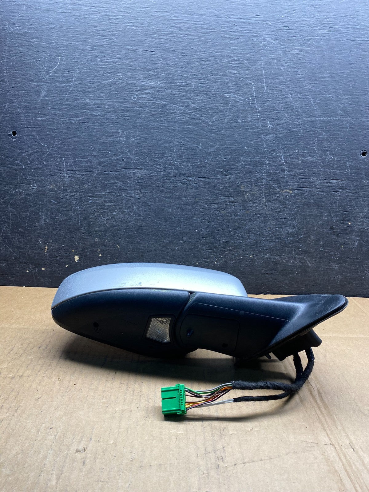 2000 to 2004 Volvo V70 Right Passenger RH Side Mirror ai9710 DG3
