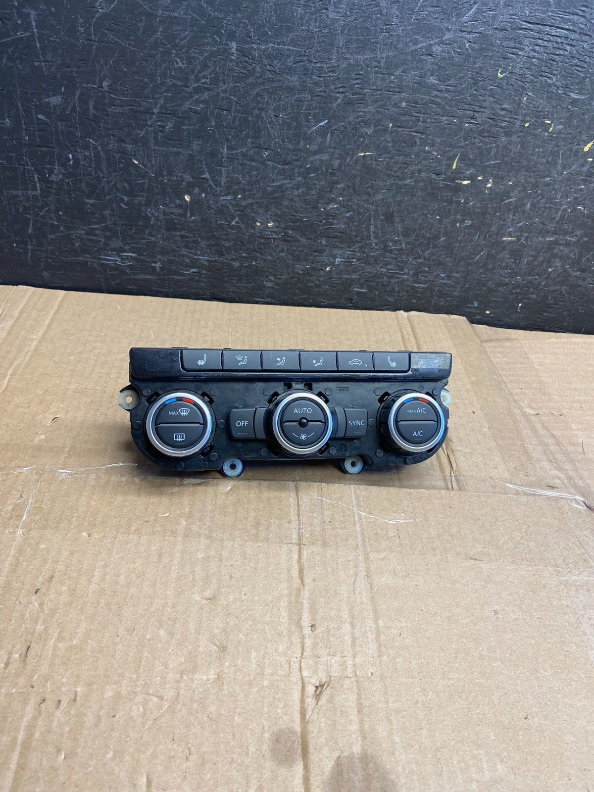 2012-2014 Volkswagen Jetta Center Climate Control Panel AC Heat Bezel AF2786 DG0
