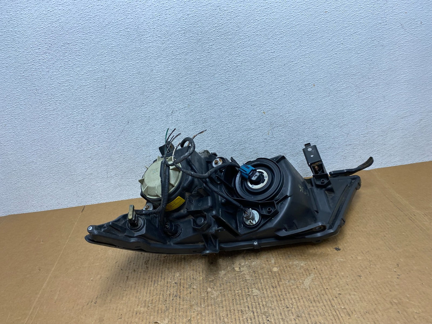 2007 2008 2009 Acura MDX Headlight Xenon HID Right Passenger RH DEPO AE2816 DW5
