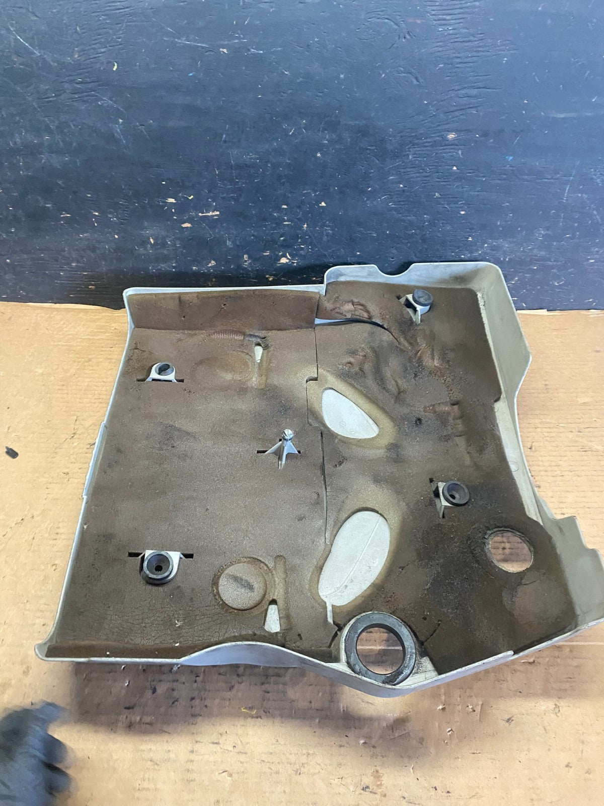 2004 to 2007  Cadillac CTS 3.6L Plastic Engine Cover Shield OEM s1127 DG6