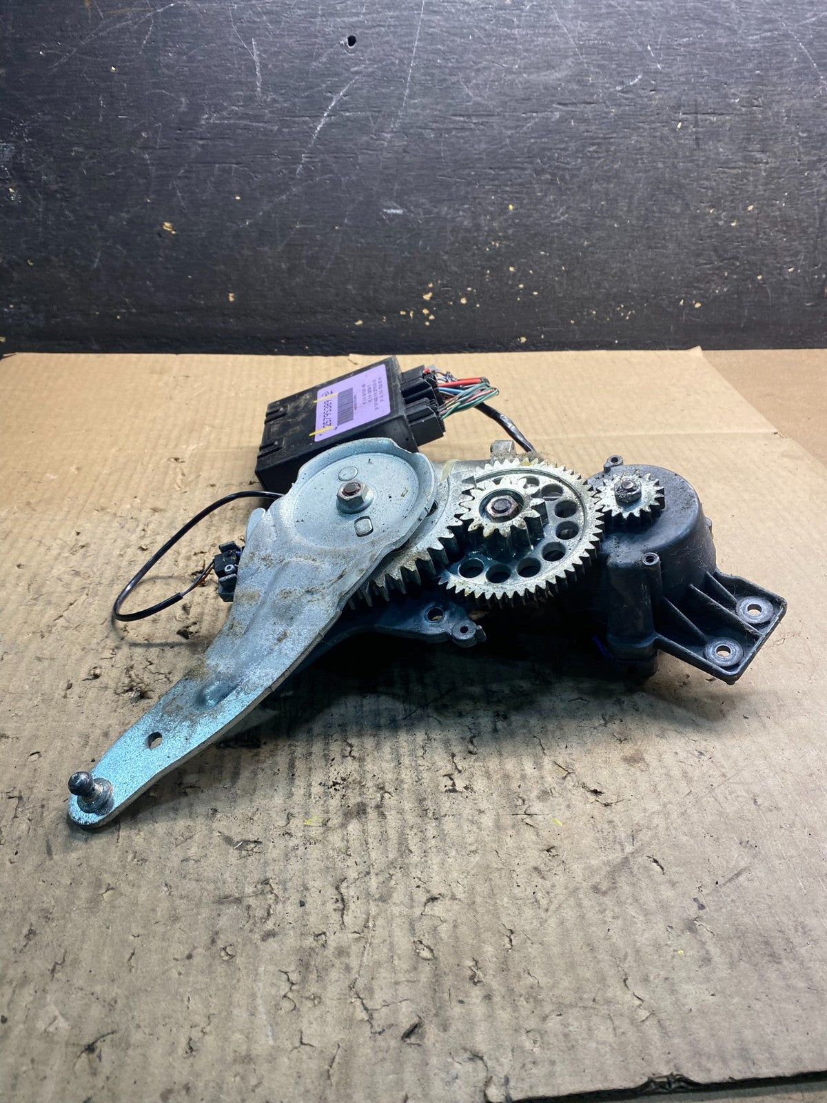 2007 2008 Acadia Enclave Escalade Suburban Liftgate Door Module Motor Z5034 DG6