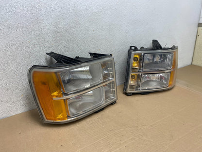 2007 - 2014 GMC Sierra Left+Right Side Halogen Headlights AH9340 DW2