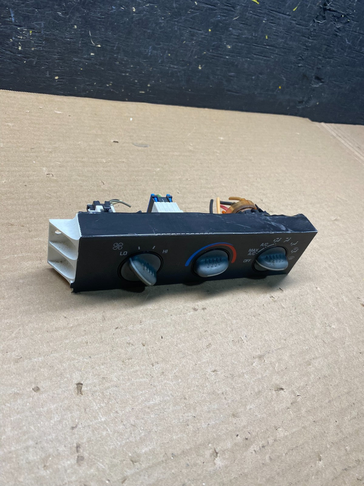 2001 - 2007 GMC Chevrolet Express 1500 Climate Control A/C S2682 DG1