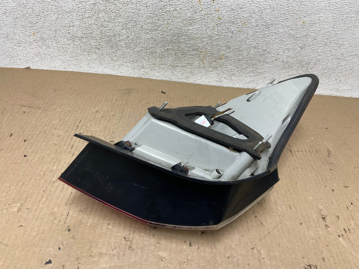 2009-2011 Hyundai Genesis Sedan Right Passenger RH Tail Light AH5875 LK3