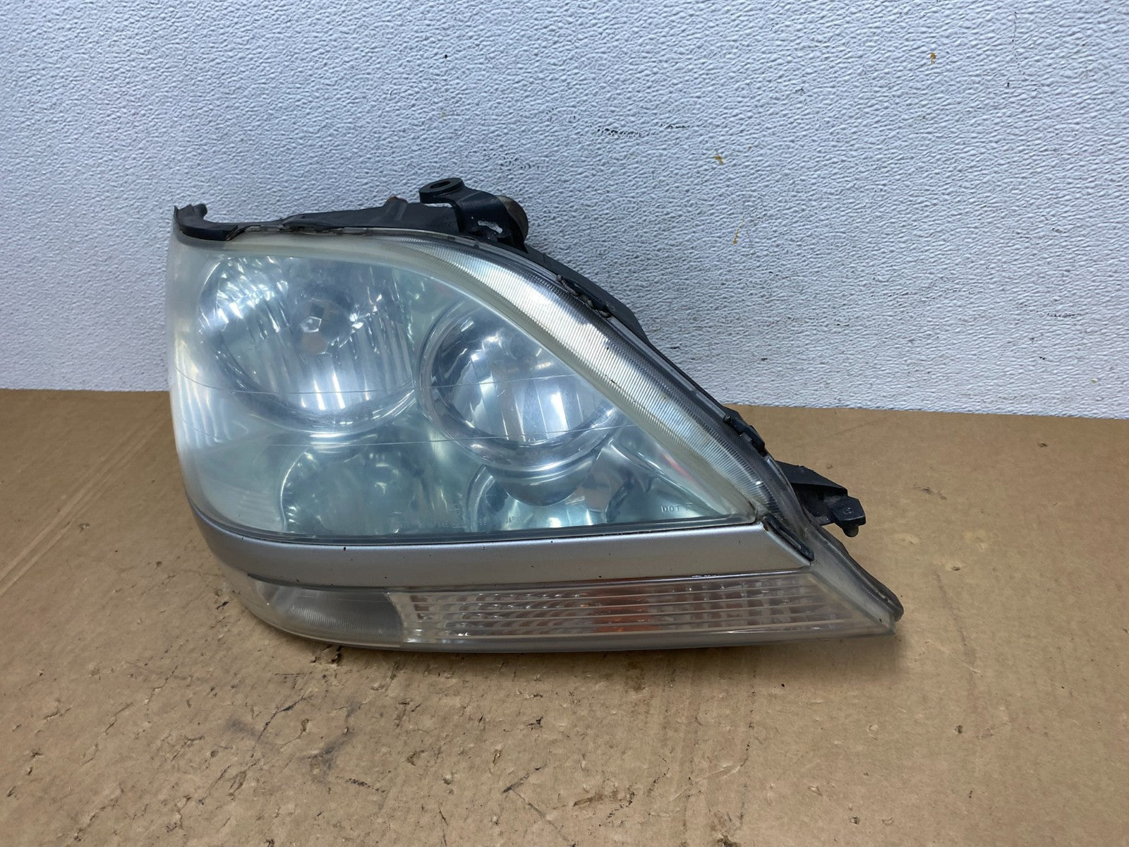 2001 2002 2003 Lexus RX300 Right Passenger Headlight Xenon HID AD3764 DW1