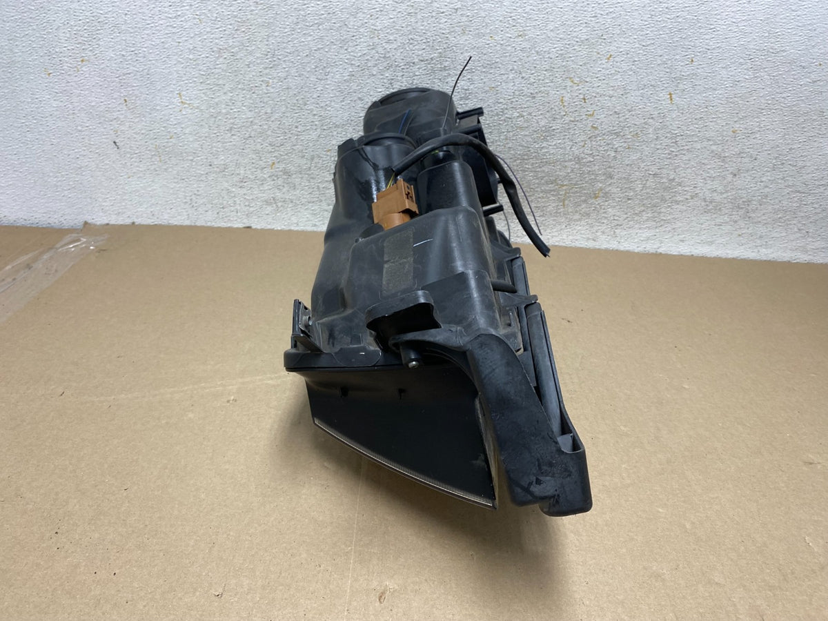 2010 to 2012 Lincoln MKZ HALOGEN Right Passenger Side Headlight AH6654 DW9