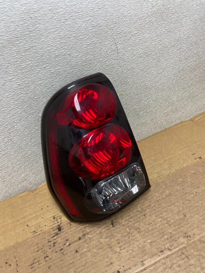 2002 to 2009 Chevrolet Trailblazer Left Driver LH Side Tail Light AB3355 LK2