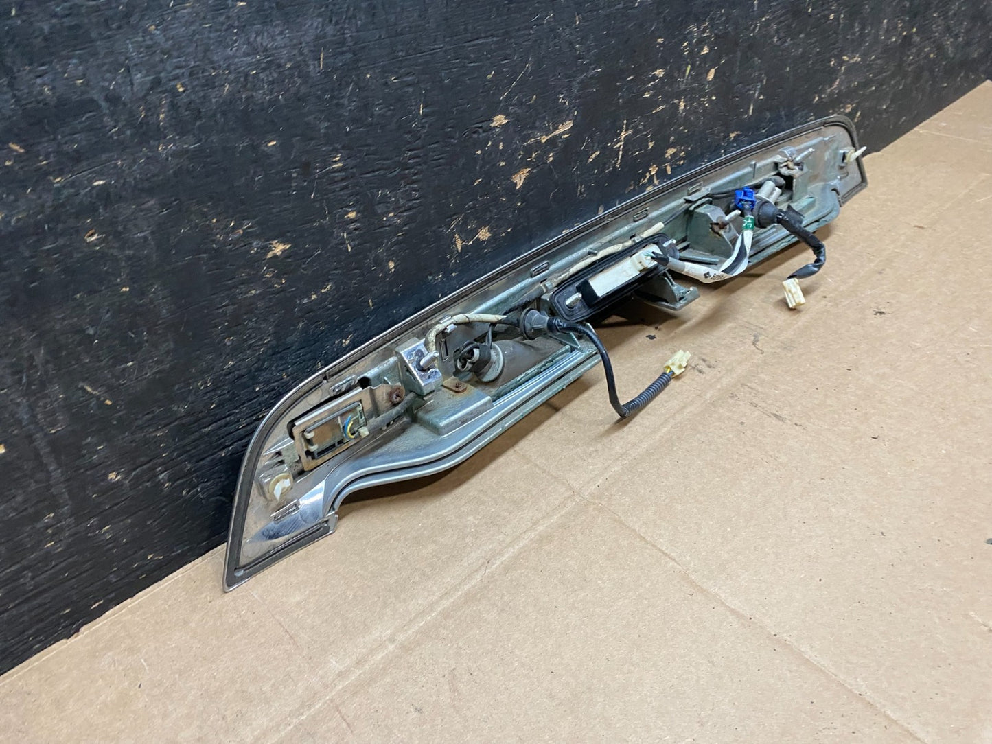 2008 to 2010 Toyota Highlander Tailgate Trunk Trim Molding Handle Y9279 DG6