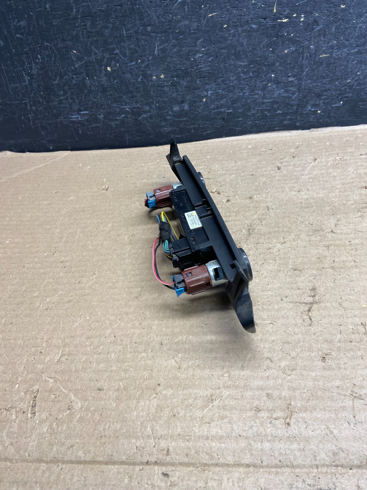 2007 - 2014 Chevrolet Tahoe Yukon Pedal Traction Control Switch AH3954 DG1