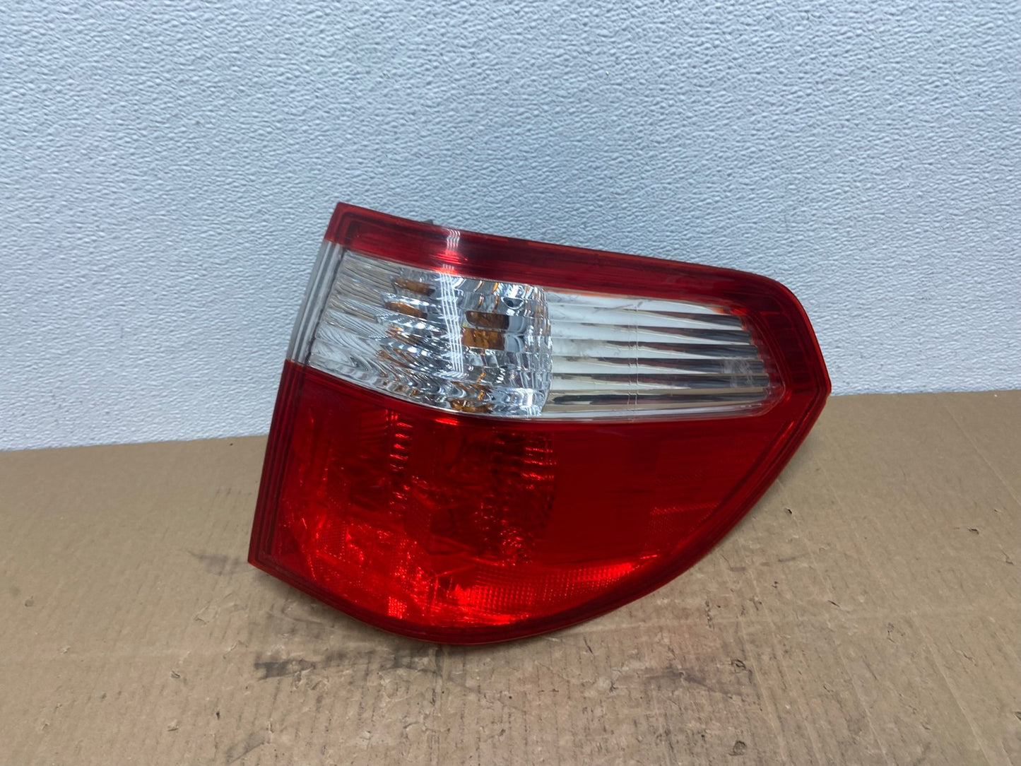 2005 2006 2007 Honda Odyssey Right Passenger RH Side Tail Light DEPO AB8336 LK0