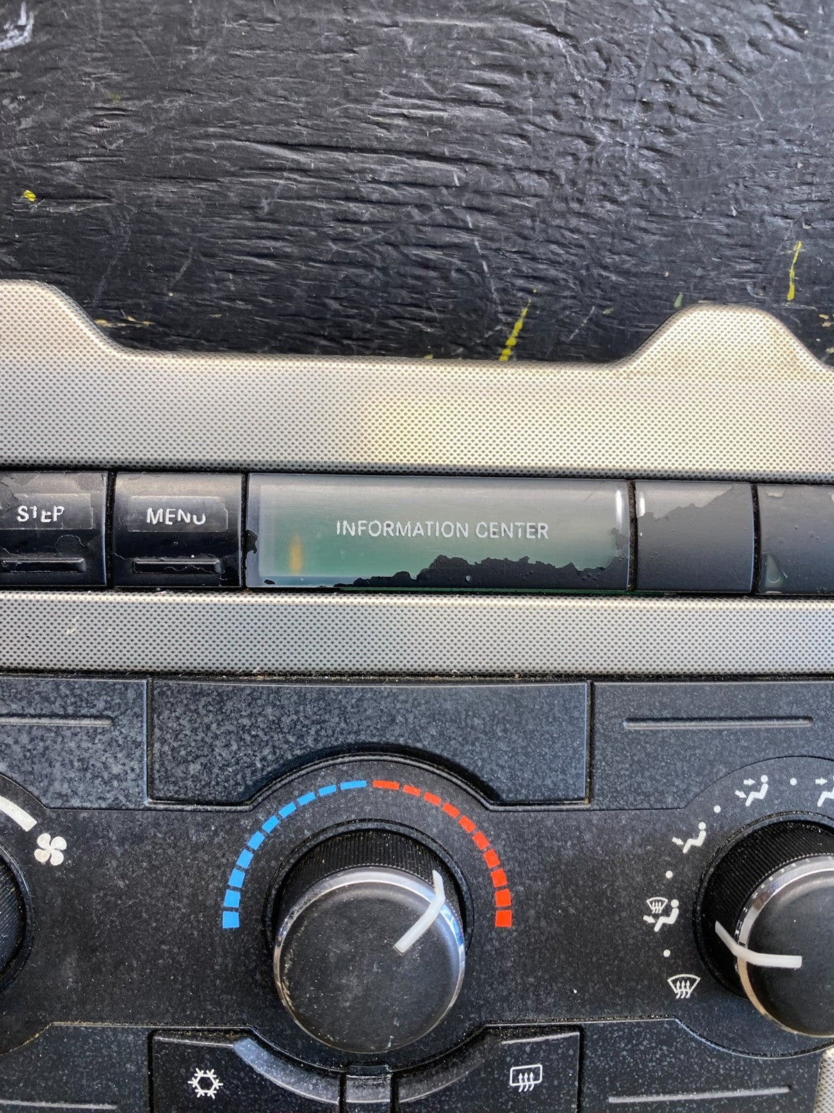 2005 to 2007 Jeep Commander Grand Cherokee A/C Climate Control Bezel ab2218 DG3