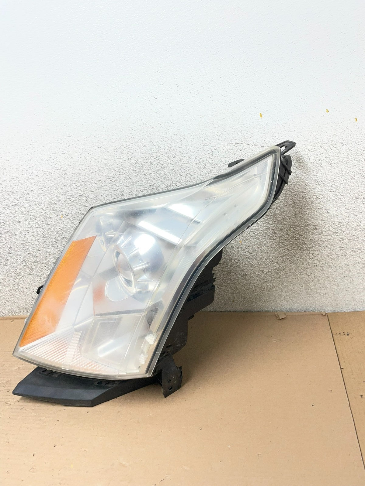 Halogen 2010 to 2016 Cadillac SRX Left Driver LH Side Headlight AB0043 DW1