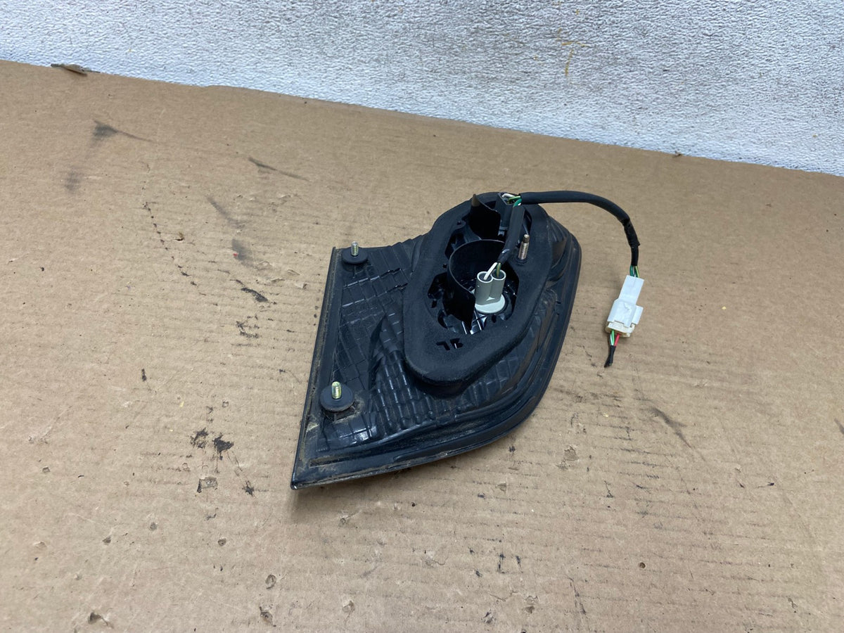 2002 2003 2004 Lexus ES300 ES330 Left Driver Lh Inner Tail Light AH4287 LK4