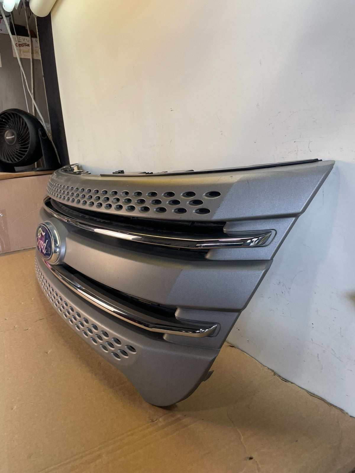 2011 to 2015 Ford Explorer Upper Front Grill Grille ag7587 DG1