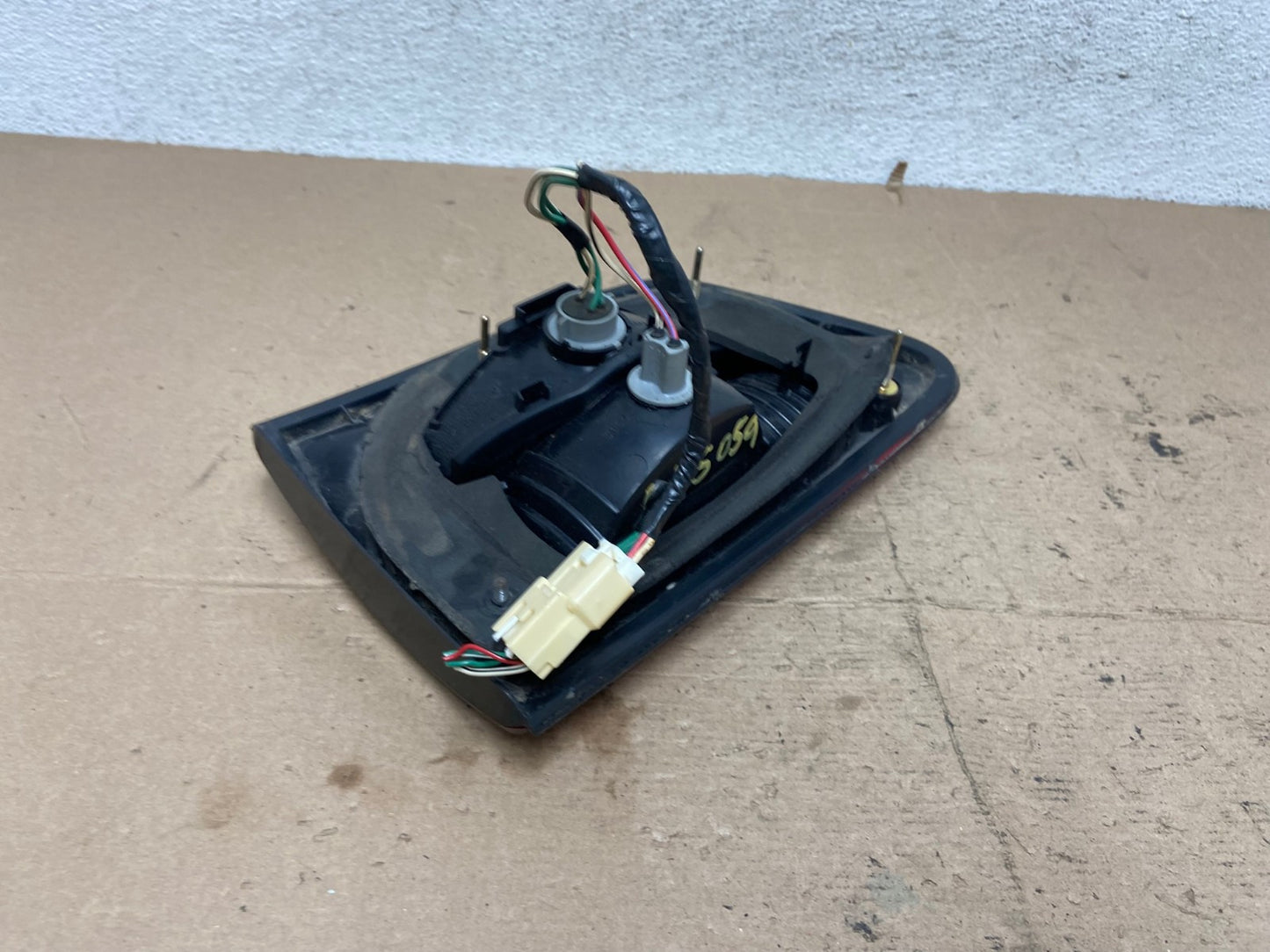 2001 - 2003 Toyota Sienna Right Passenger Rh Side Inner Tail Light AF5059 LK5