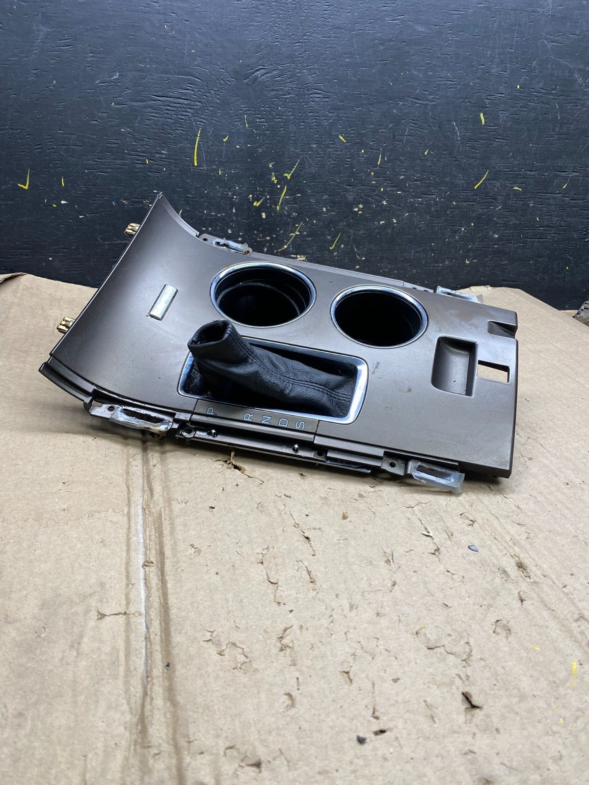2011 - 2014 Ford Edge Center Console Cup Holder Shifter Bezel Trim OEM x5844 DG2