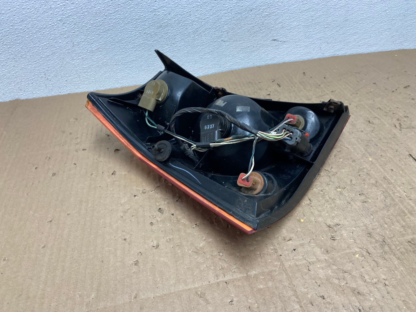2004 to 2006 Chrysler Pacifica Right Passenger Rh Side Tail Light  AC0293 LK5