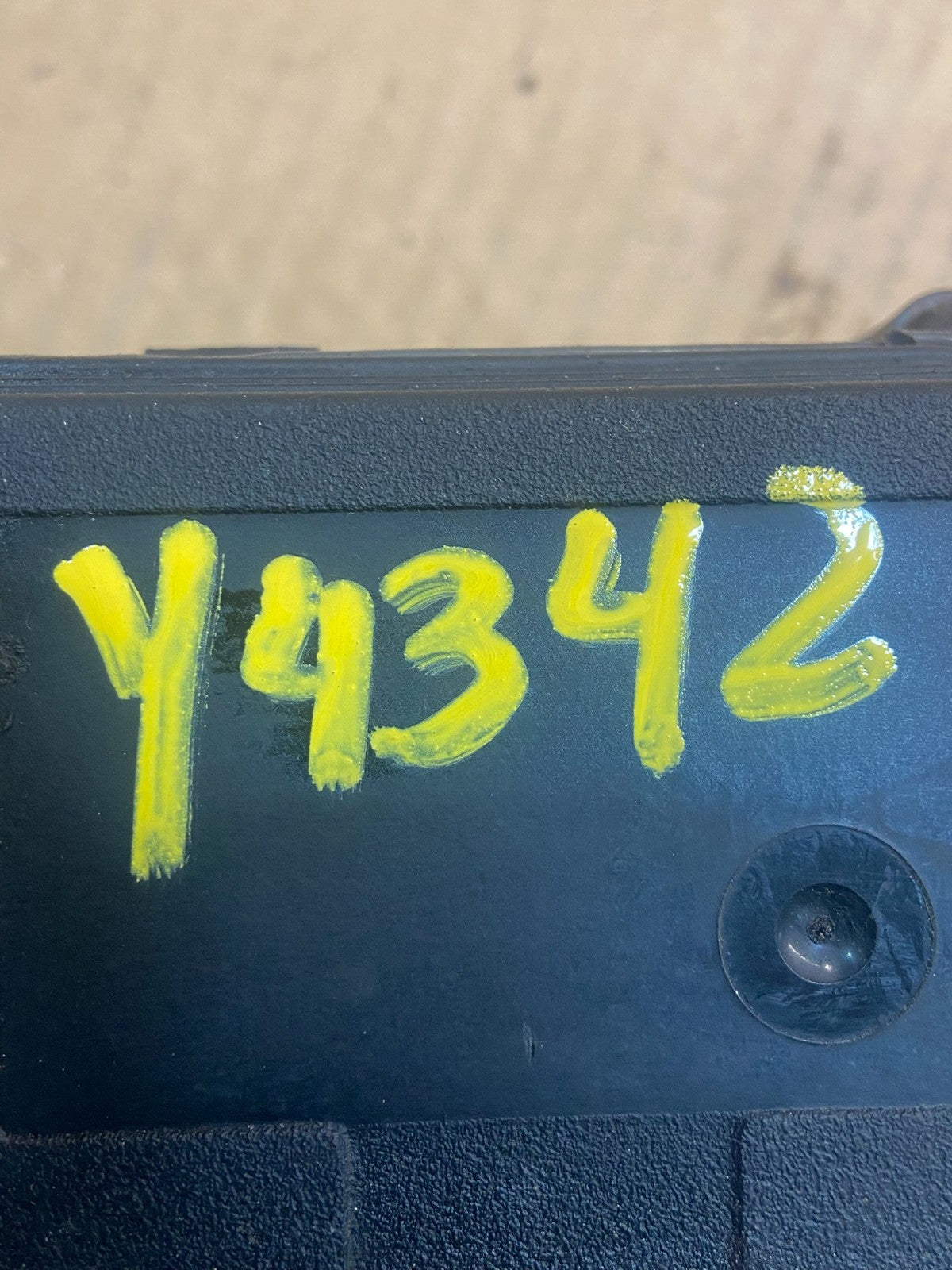 1999 to 2000 Ford F250 F350 SRW ABS Pump Control OEM 2c342c346be y4342 DG8