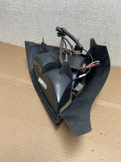 2003-2011 Ford Crown Victoria Right Passenger Rh Side Tail Light Oem AB0972 LK7